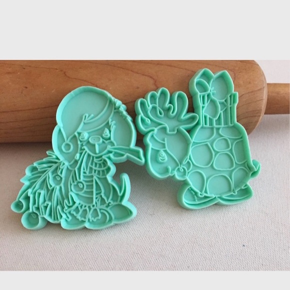Precious Moments 6-piece Cookie Cutter Christmas Set for Holiday Baking - Picture 5 of 6